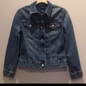 Closet clear out price 1 day only! GAP Stretch Denim Jacket